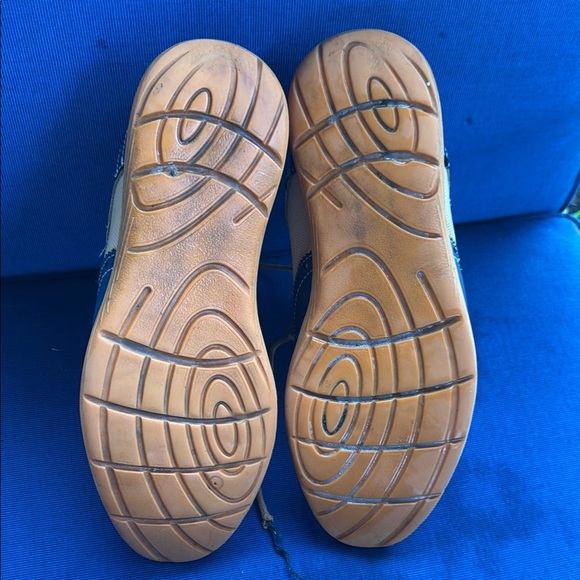 Blue and Tan Leather Oxford Shoes with Brogue Detailing - Picture 5 of 5